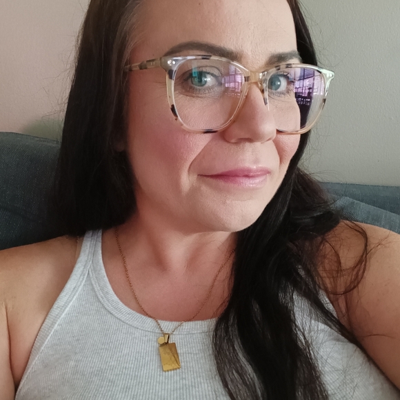 Meet your Posher, Brenna - Picture 1 of 1